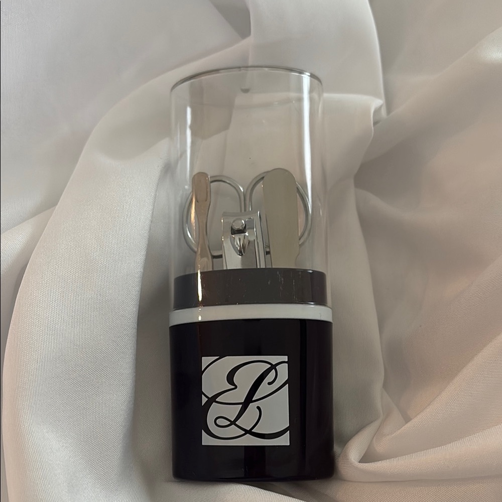 Chic Manicure Set in Black Case